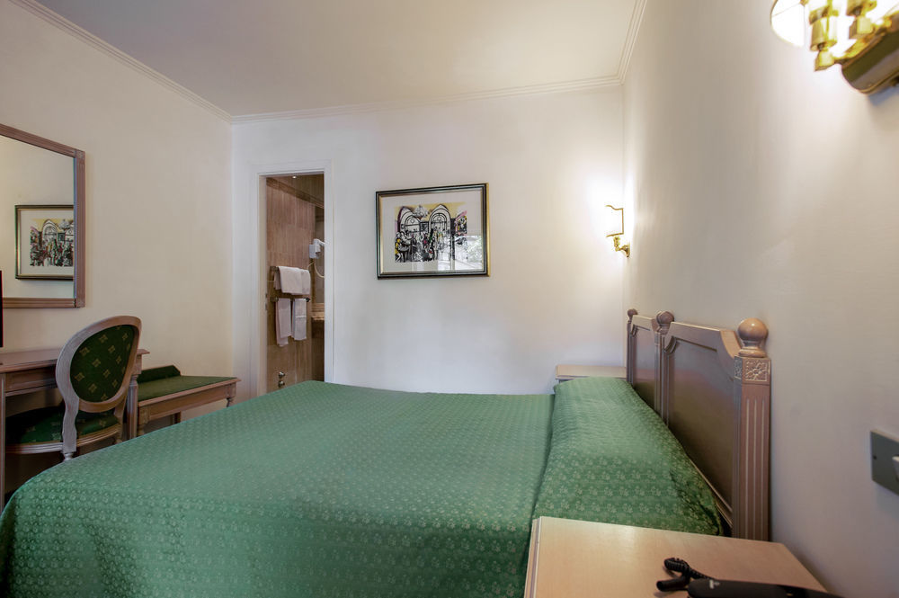 Torlonia Hotel