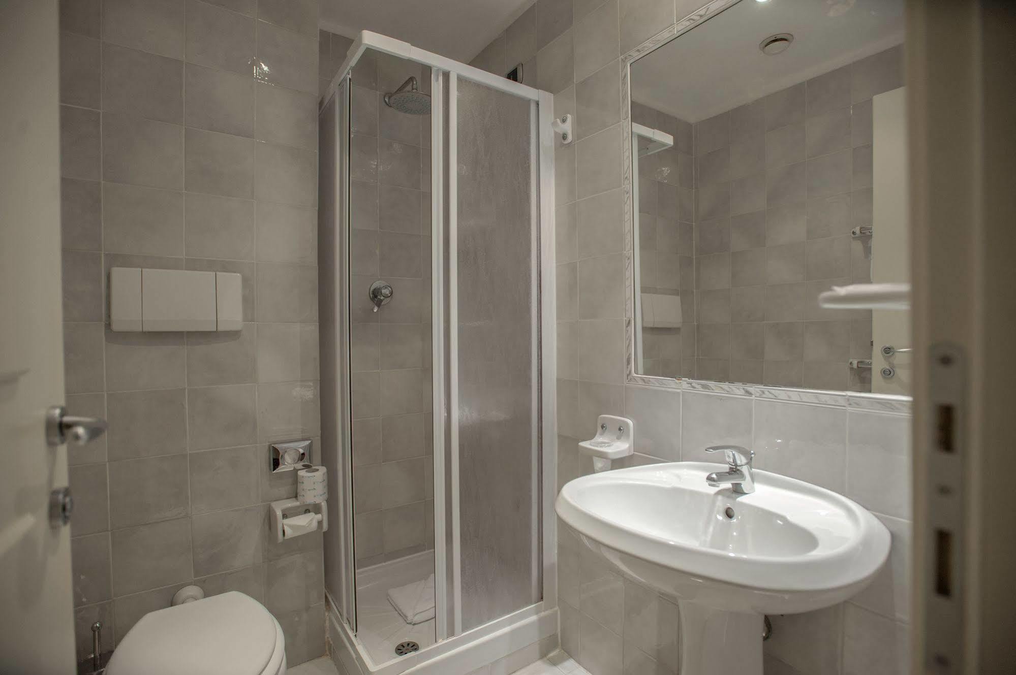 Torlonia Hotel