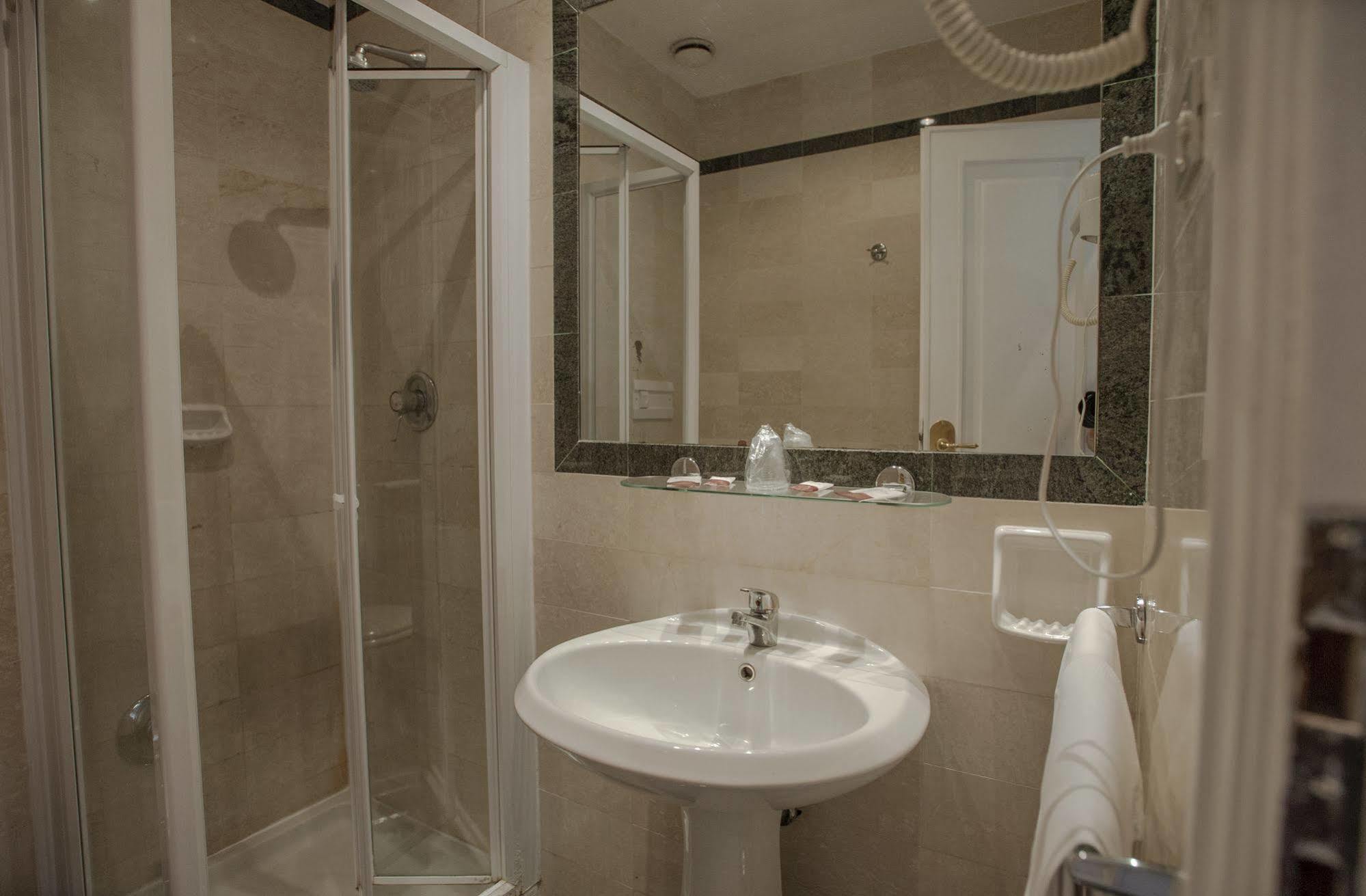 Torlonia 4* Roma